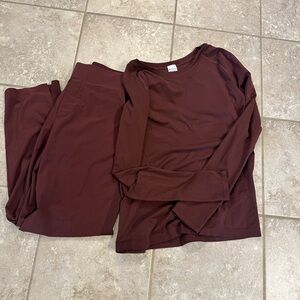 Athleta Set Long Sleeve Top and Pants - Brooklyn pant & momentum seamless